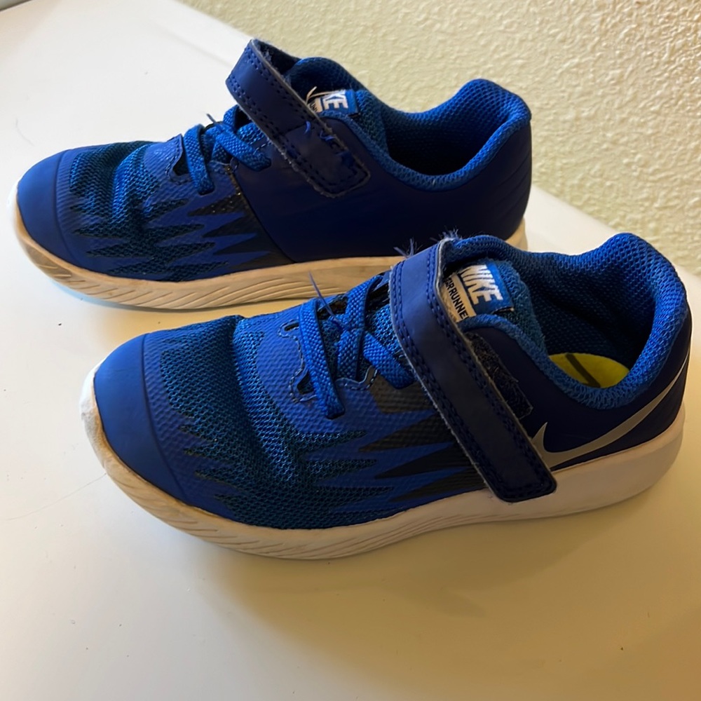 Nike kids shoes size 10c